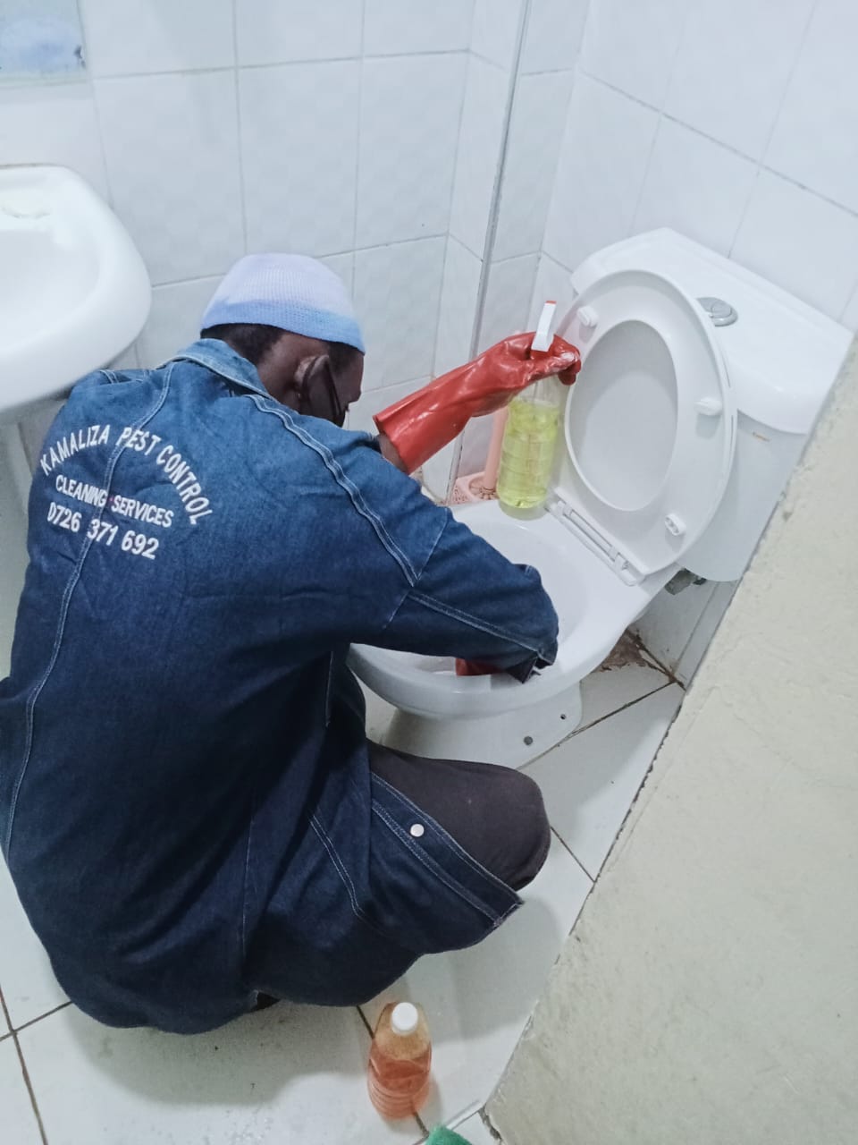Kamaliza team cleaning and pest control in Nairobi